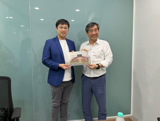 President Dato' Foo with Dr Hon NGAN Man-yu, a member of HK Legislative Council